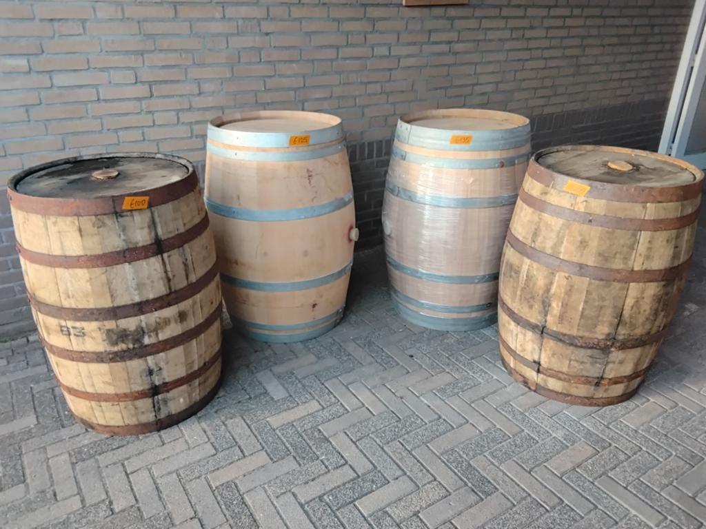 Regentonnen statafels bloembakken, Ophalen, Nieuw