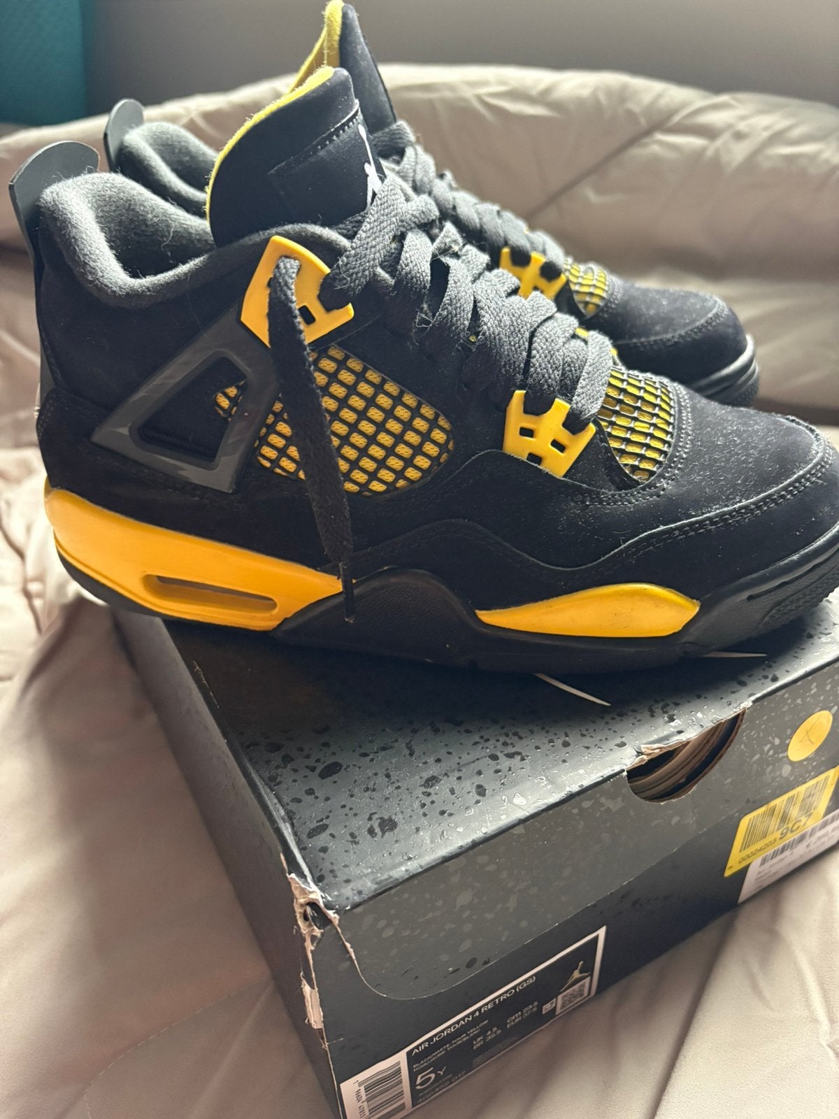AIR Jordan 4 Retro (GS) ‘Thunder’ maat 37,5 BIJNA NIEUW!!, Kleding | Heren, Overige kleuren, Ophalen of Verzenden, Sneakers of Gympen