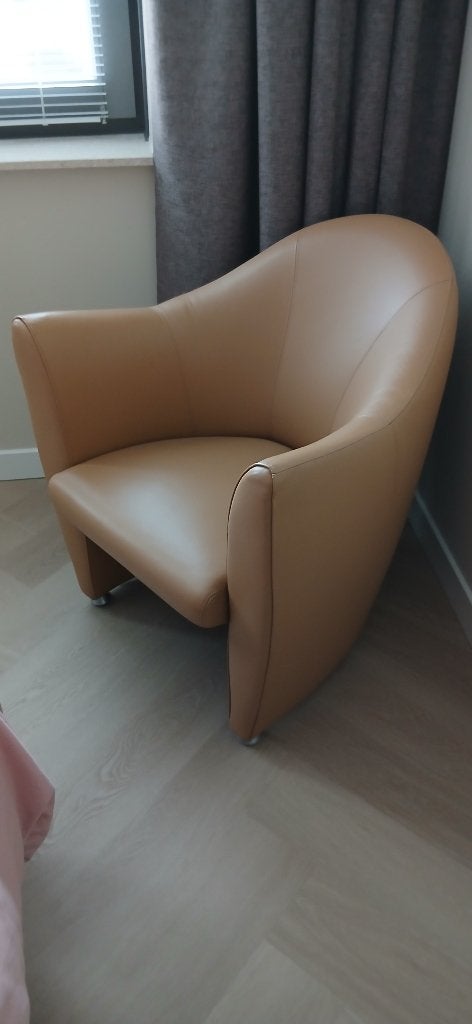 2 x Leolux Sjamaan fauteuils refurbished lederen bekleding., Ophalen, Zo goed als nieuw, 50 tot 75 cm, Leer