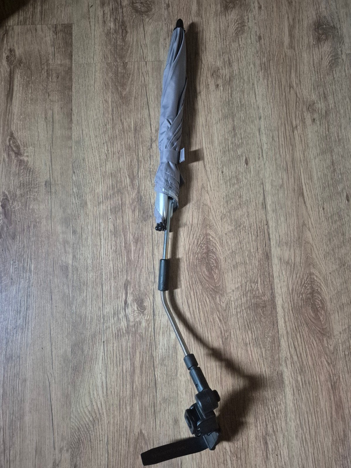 Kinderwagen parasol grijs met flexibele arm, Sieraden, Tassen en Uiterlijk, Paraplu's, Ophalen