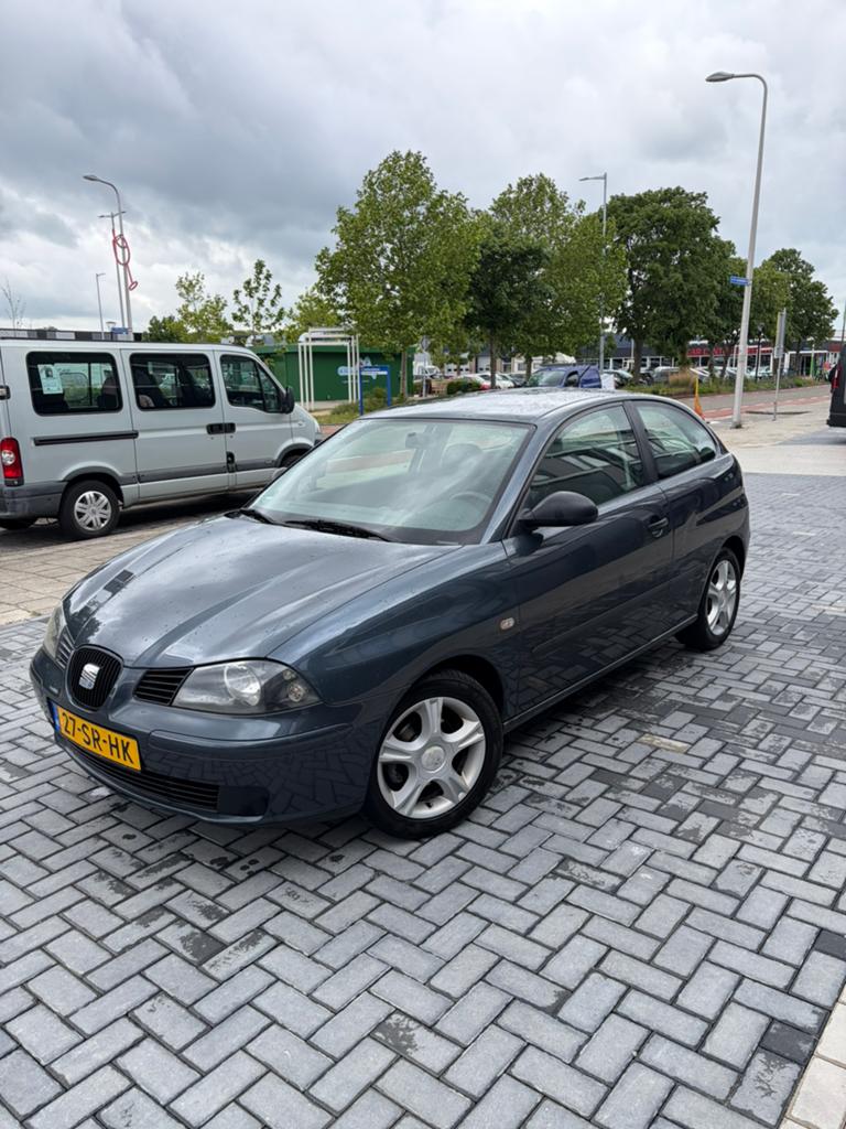Seat Ibiza 1.4 16V 2005 Grijs/Clima/Airco/ApkMei2027/, Auto's, Voorwielaandrijving, 15 km/l, 4 cilinders, Ibiza