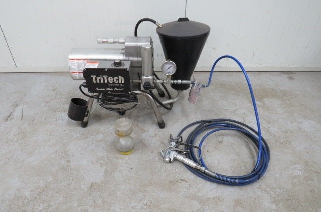 Tritech T4 airless verfspuit 230 volt, Doe-het-zelf en Verbouw, Schildersmaterialen, Ophalen of Verzenden, Zo goed als nieuw, Verfspuit of Verfpomp