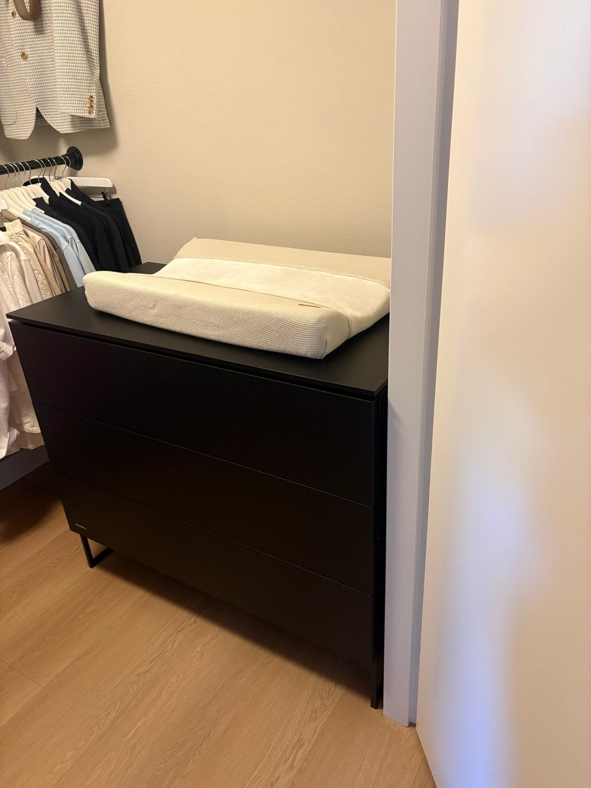 Zwarte Commode met 3 Lades - Zo goed als nieuw