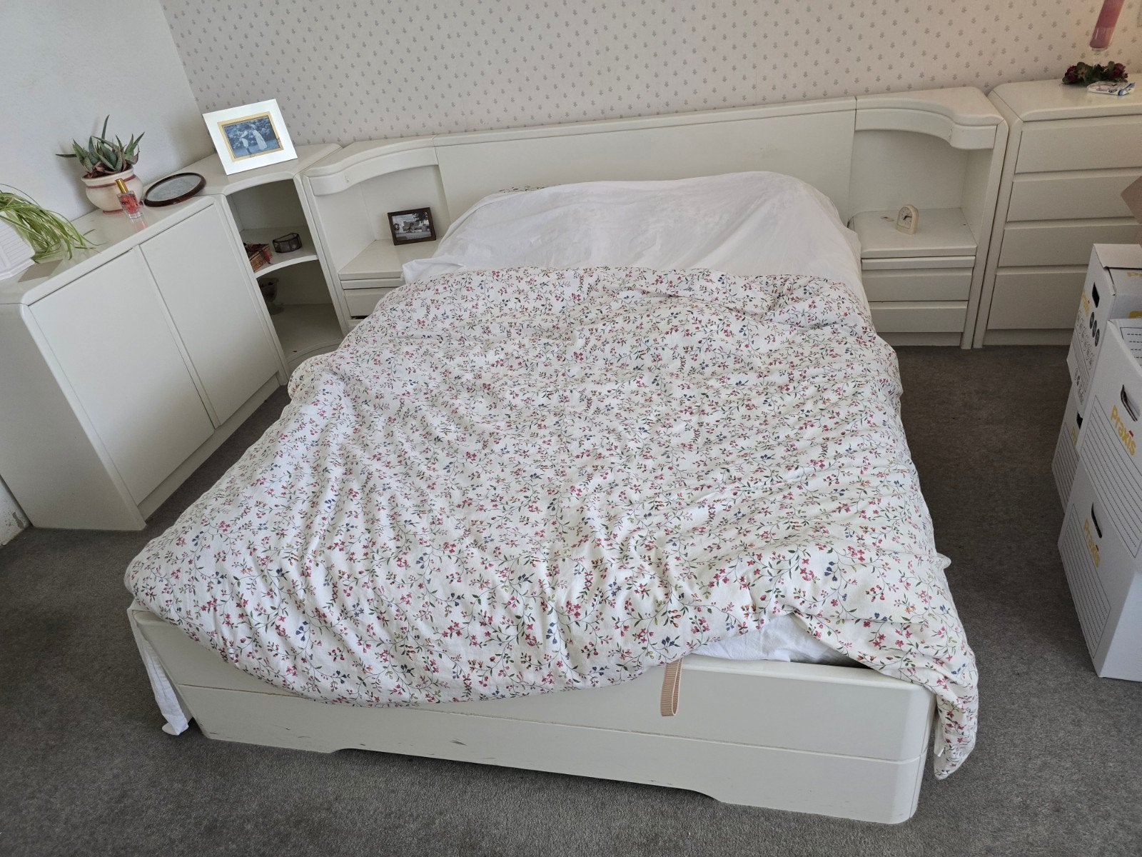 Bed met grote ombouw, Ophalen, Zo goed als nieuw, Tweepersoons