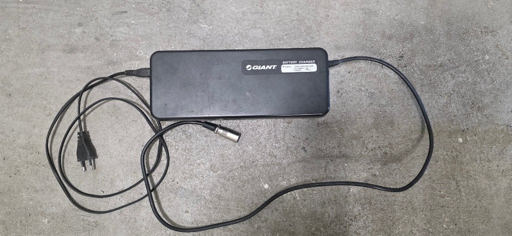 Giant originele oplader NC-SSC05GNT 5 PINS staat onbekend., Ophalen of Verzenden, Gebruikt