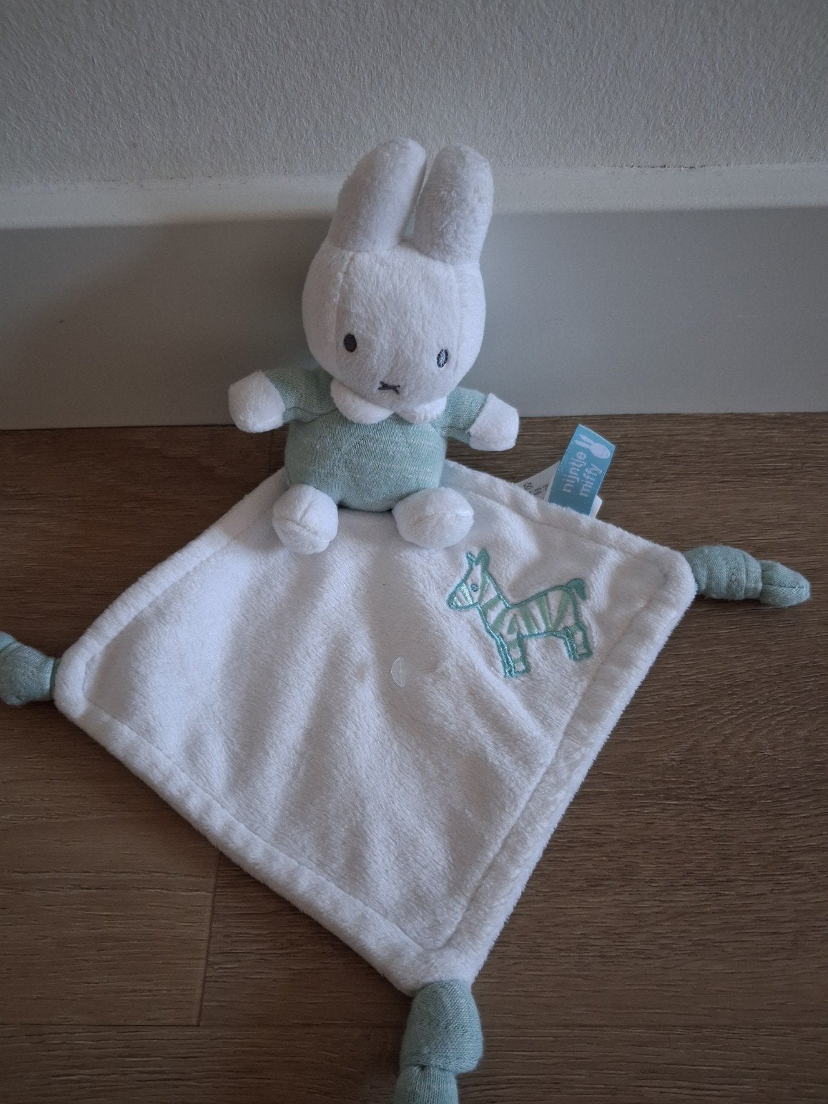 Knuffeldoekje Nijntje Miffy mintgroen zebra doekje L1760, Ophalen of Verzenden, Zo goed als nieuw, Konijn