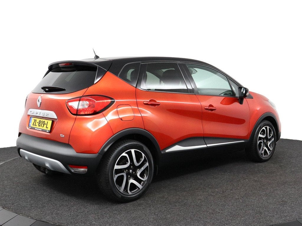 Renault Captur 1.2 TCe Helly Hansen Automaat | Navigatie | A, 4 cilinders, Leder, SUV of Terreinwagen, Geïmporteerd