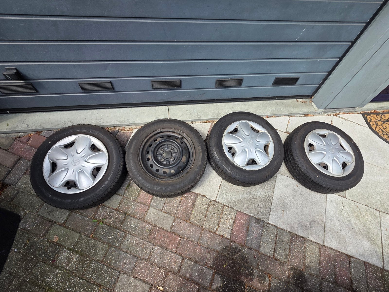 Toyota Yaris P1 Velgen Set 1999-2005 met Z.G.A.N. Banden, Auto-onderdelen, Banden en Velgen, Ophalen, 14 inch, 175 mm, Banden en Velgen