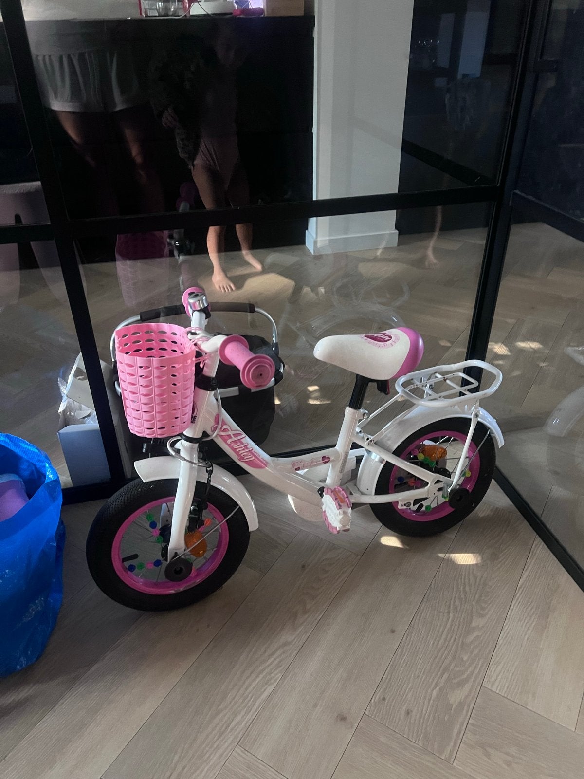 Volare Kinderfiets Ashley 12 inch, Fietsen en Brommers, Ophalen, Terugtraprem, Zijwieltjes, Gebruikt