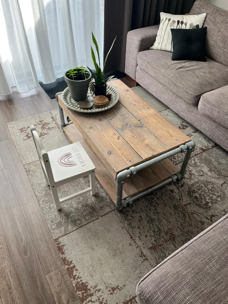 Industriële salontafel van hout en steigerbuizen, Huis en Inrichting, Tafels | Salontafels, Ophalen, Gebruikt, Overige materialen