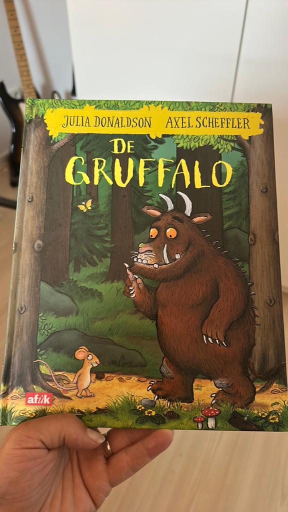 Friestalig prentenboek - Julia Donaldson - De gruffalo, Ophalen of Verzenden, Zo goed als nieuw, Julia Donaldson