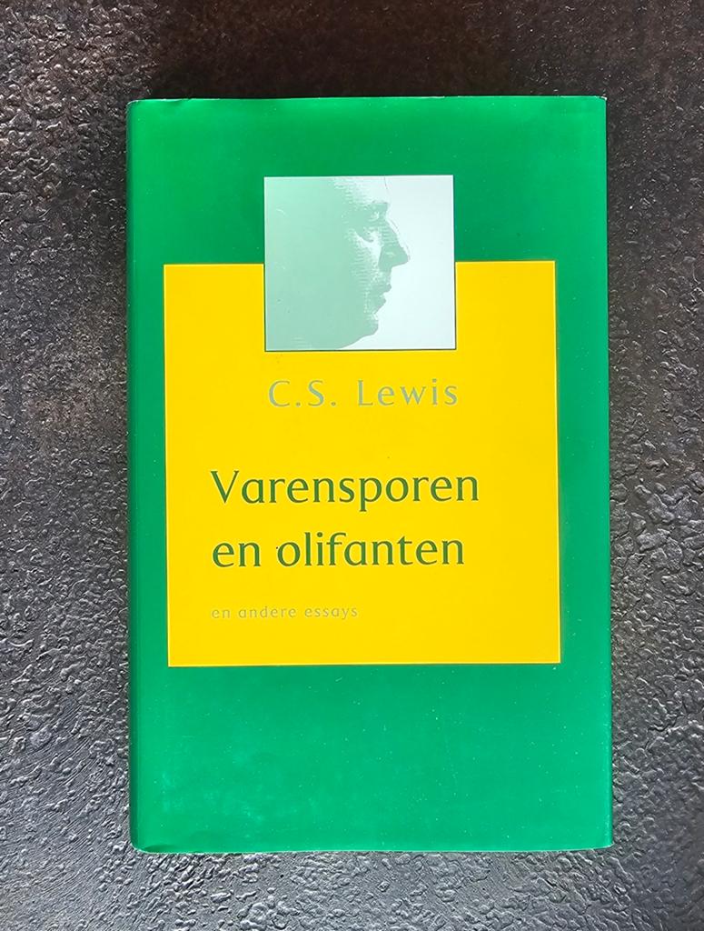 Varensporen en olifanten - C.S. Lewis, Ophalen of Verzenden, Zo goed als nieuw
