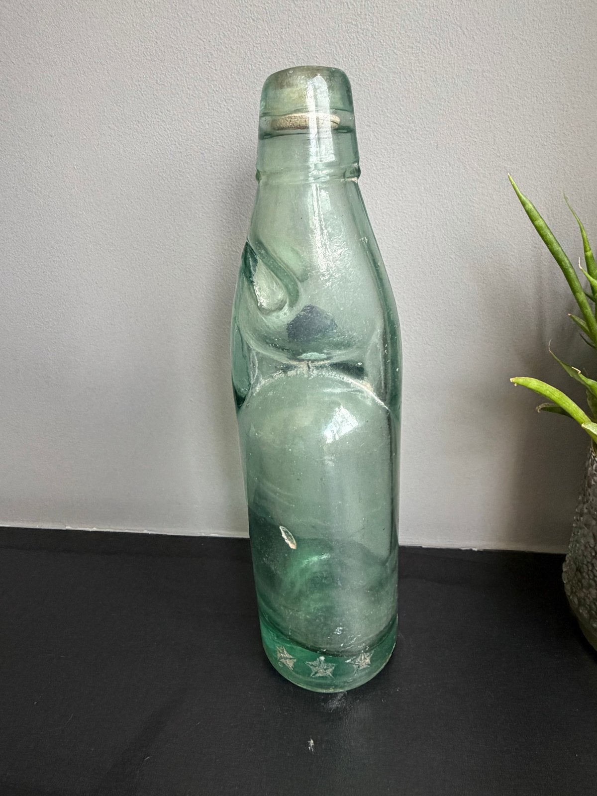 Vintage frisdrank fles met kogel, hartje en tekst Darwin, Ophalen of Verzenden