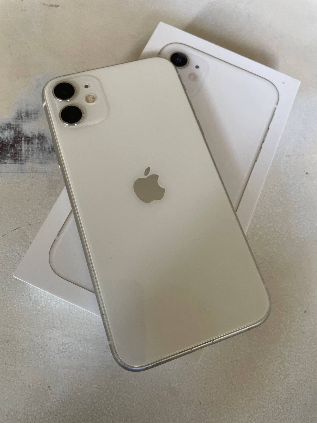 iPhone 11 Wit 128GB met gebruikerssporen, Telecommunicatie, Mobiele telefoons | Apple iPhone, Ophalen, 80 %, Wit, IPhone 11