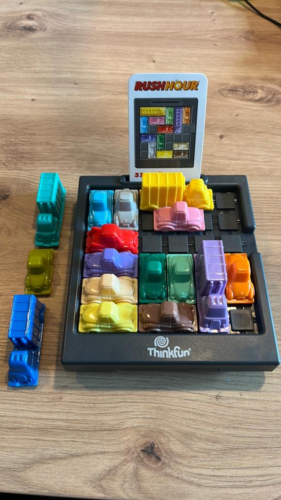 rush hour spel, Hobby en Vrije tijd, Gezelschapsspellen | Bordspellen, Ophalen of Verzenden, Zo goed als nieuw