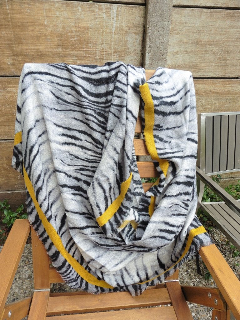 Grote sjaal omslagdoek ZARA, Zara, Maat 46/48 (XL) of groter, Ophalen of Verzenden, Zo goed als nieuw