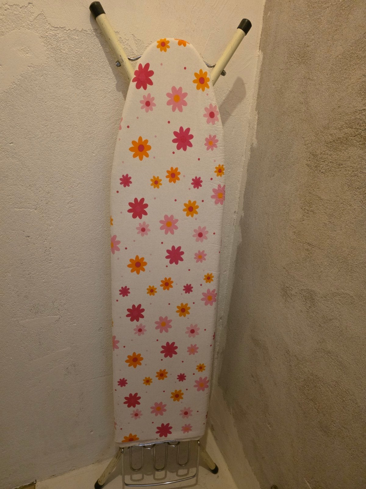 Strijkplank met bloemenprint, Ophalen, Gebruikt