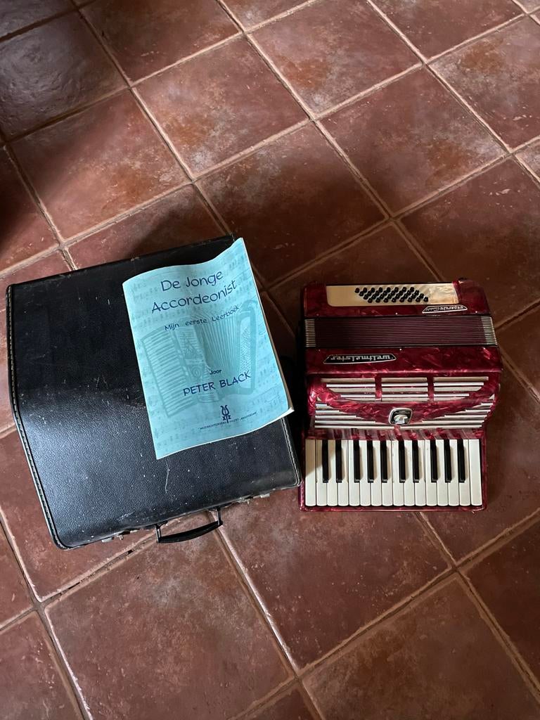 Weltmeister Separato Standard Accordeon met koffer en bladmu, Muziek en Instrumenten, Accordeons, Ophalen, Gebruikt, Overige formaten