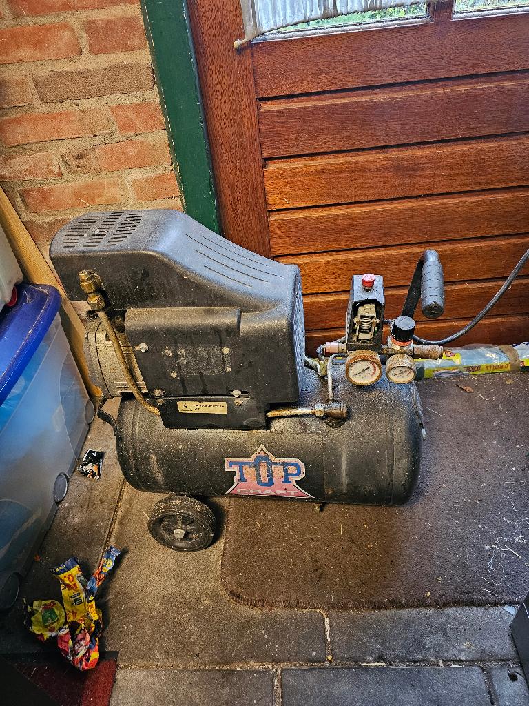 TopCraft Lucht Compressor - Defect!, Doe-het-zelf en Verbouw, Compressors, Gebruikt, 6 tot 10 bar, Minder dan 25 liter, Minder dan 200 liter/min