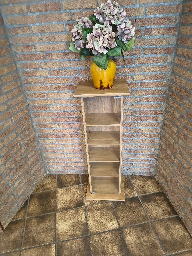 Kleine kastje voor CD of DVD of andere spul, Huis en Inrichting, Ophalen, Minder dan 50 cm, Eikenhout, Eikenhout lok, waarschijnlijk eikenfineer.