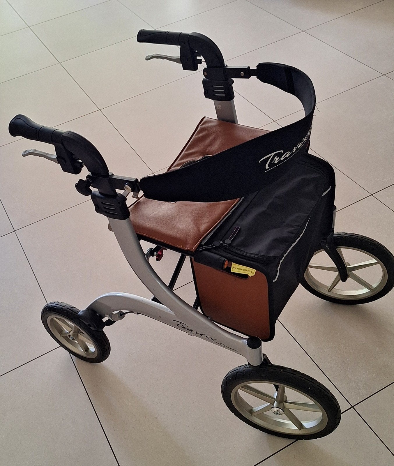 Travixx rollator maat S, Diversen, Rollators, Ophalen, Opvouwbaar, Zo goed als nieuw