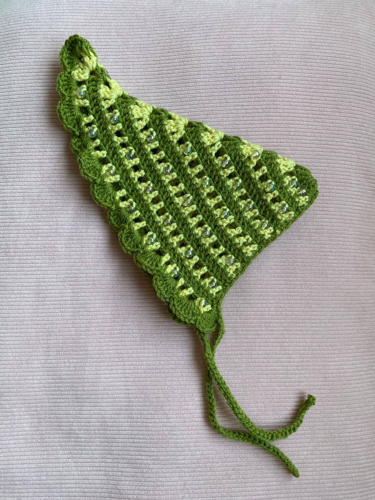 Crochet bandana with beads - Green and yellow, Ophalen of Verzenden, Zo goed als nieuw, One size fits all, Hoed