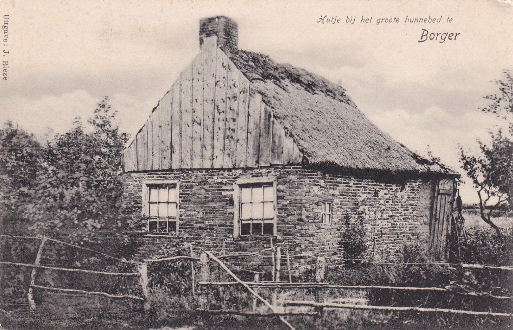 Oude ansichtkaart: Hutje bij het grote hunnebed te Borger, Ophalen of Verzenden, Voor 1920, Ongelopen, Drenthe