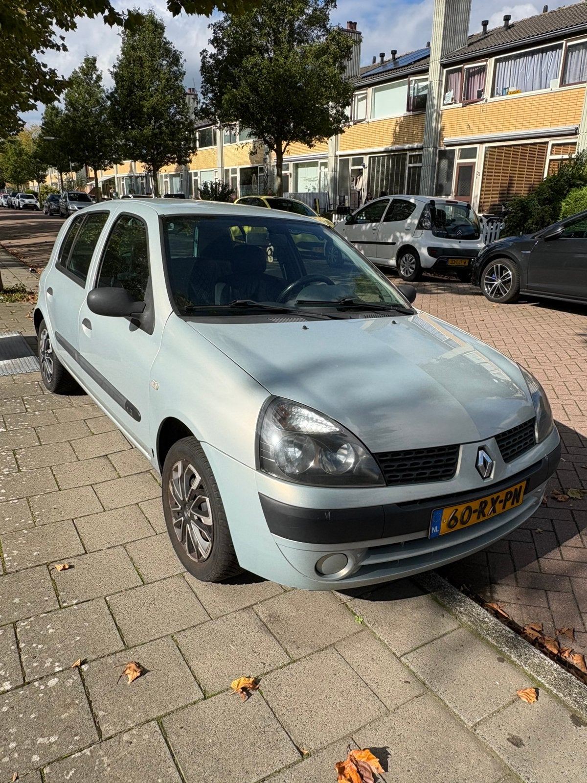 Renault Clio 1.2 RN 5DR Euro 2000 2003 Grijs, Auto's, Voorwielaandrijving, 31 €/maand, 4 cilinders, 58 pk