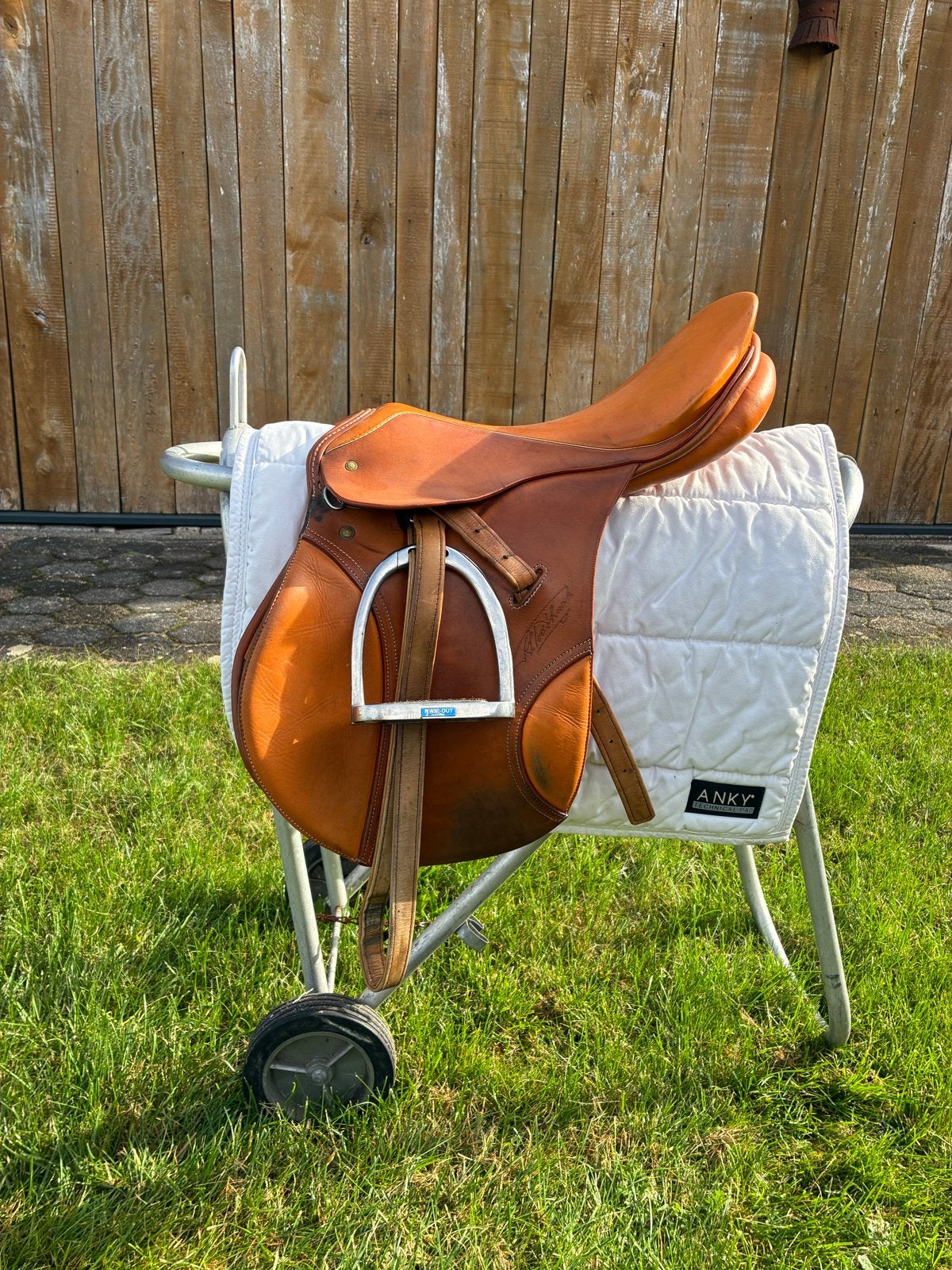 Passier springzadel, 17 inch + hoofdstel + marting. +singels, Dieren en Toebehoren, Ophalen, Gebruikt, Passier, M (17 inch)