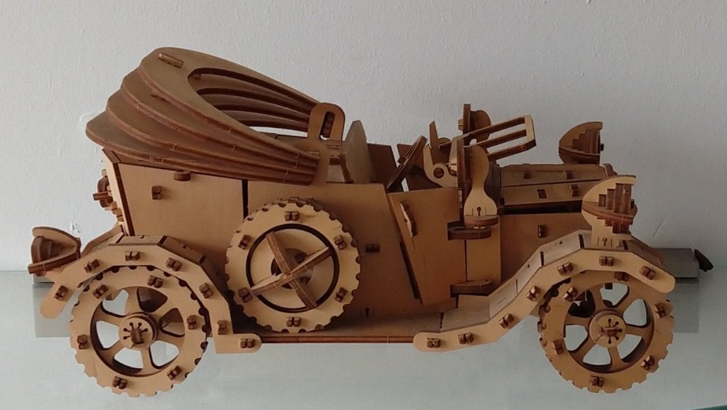 modelbouw Ugears Eco wood art auto hoog 16 cm, volgnr 22, Ophalen of Verzenden, Gebruikt, 1:50 tot 1:144