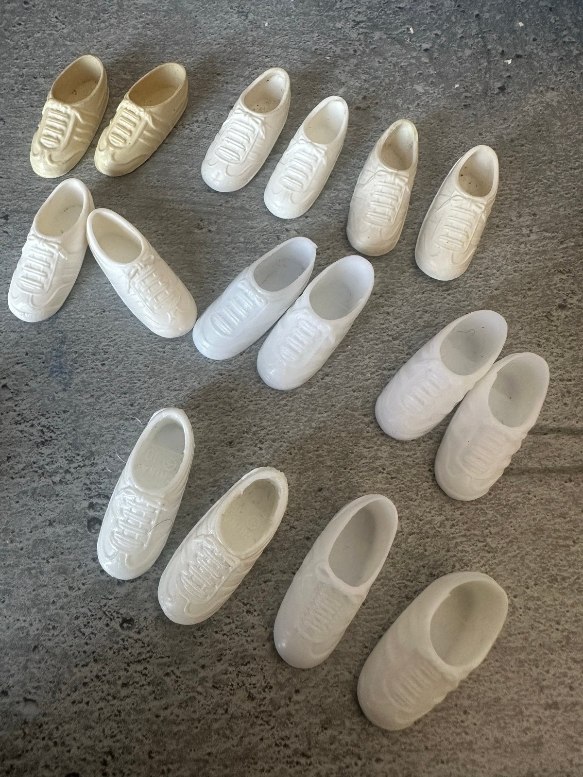 Vintage Barbie Schoenen - Set van diverse kleuren, Verzamelen, Poppen, Ophalen of Verzenden, Gebruikt
