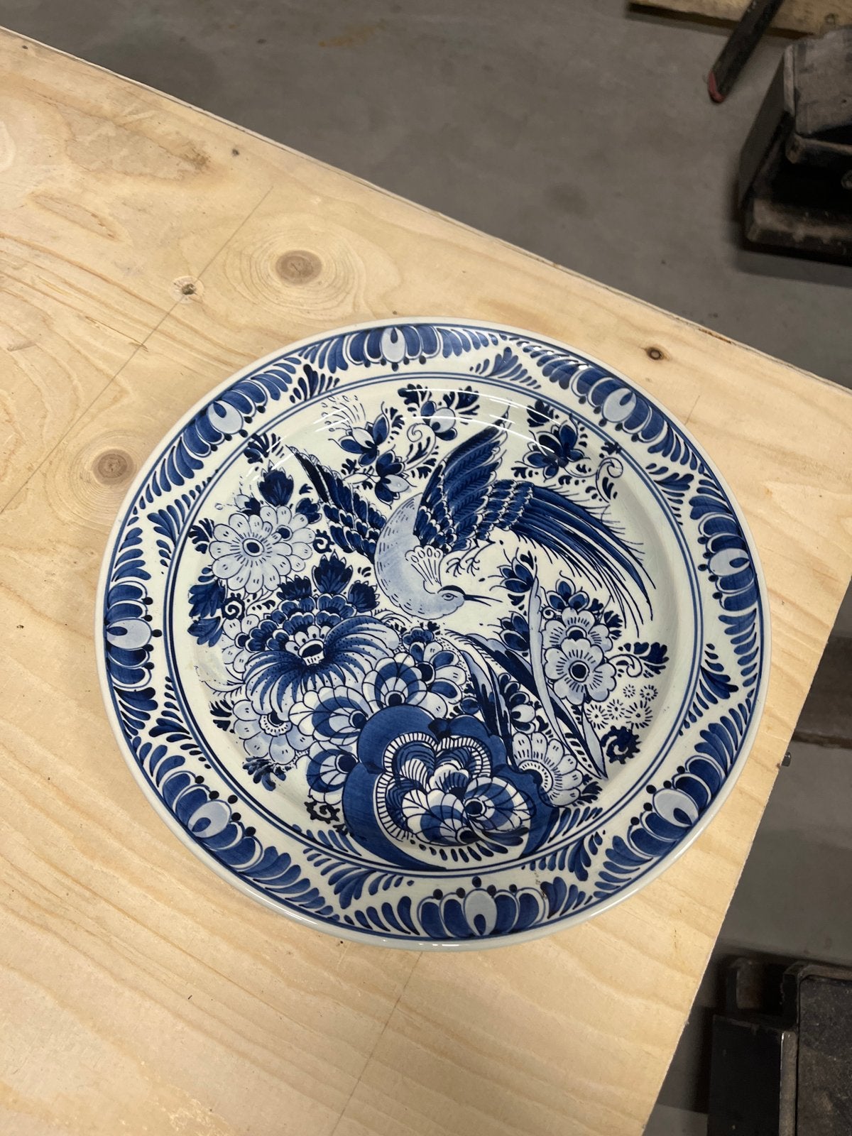 Delfts Blauw Wandbord met Vogel en Bloemen - Handgeschilderd, Ophalen
