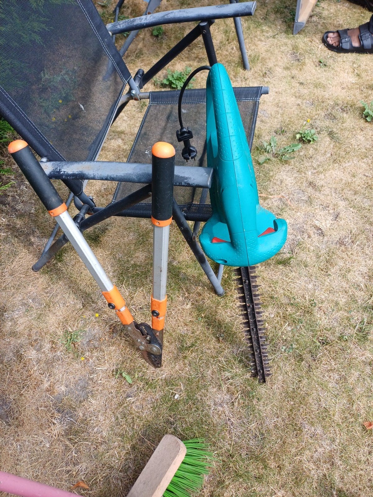 Tuin gereedschap set: heggenschaar, grasmaaier, harken, beze, Tuin en Terras, Ophalen, Gebruikt, Hark, Bosch