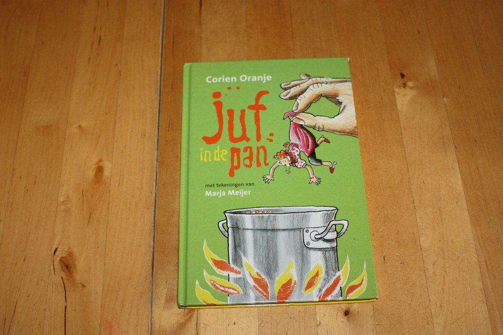 Juf in de pan, Corien Oranje, juf Fiep avi M3, Boeken, Ophalen of Verzenden, Gelezen, Corien Oranje, Fictie algemeen