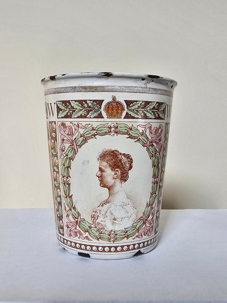 Emaille herdenkingsbeker Koningin Wilhelmina 1898 koningshui, Ophalen of Verzenden, Gebruikt