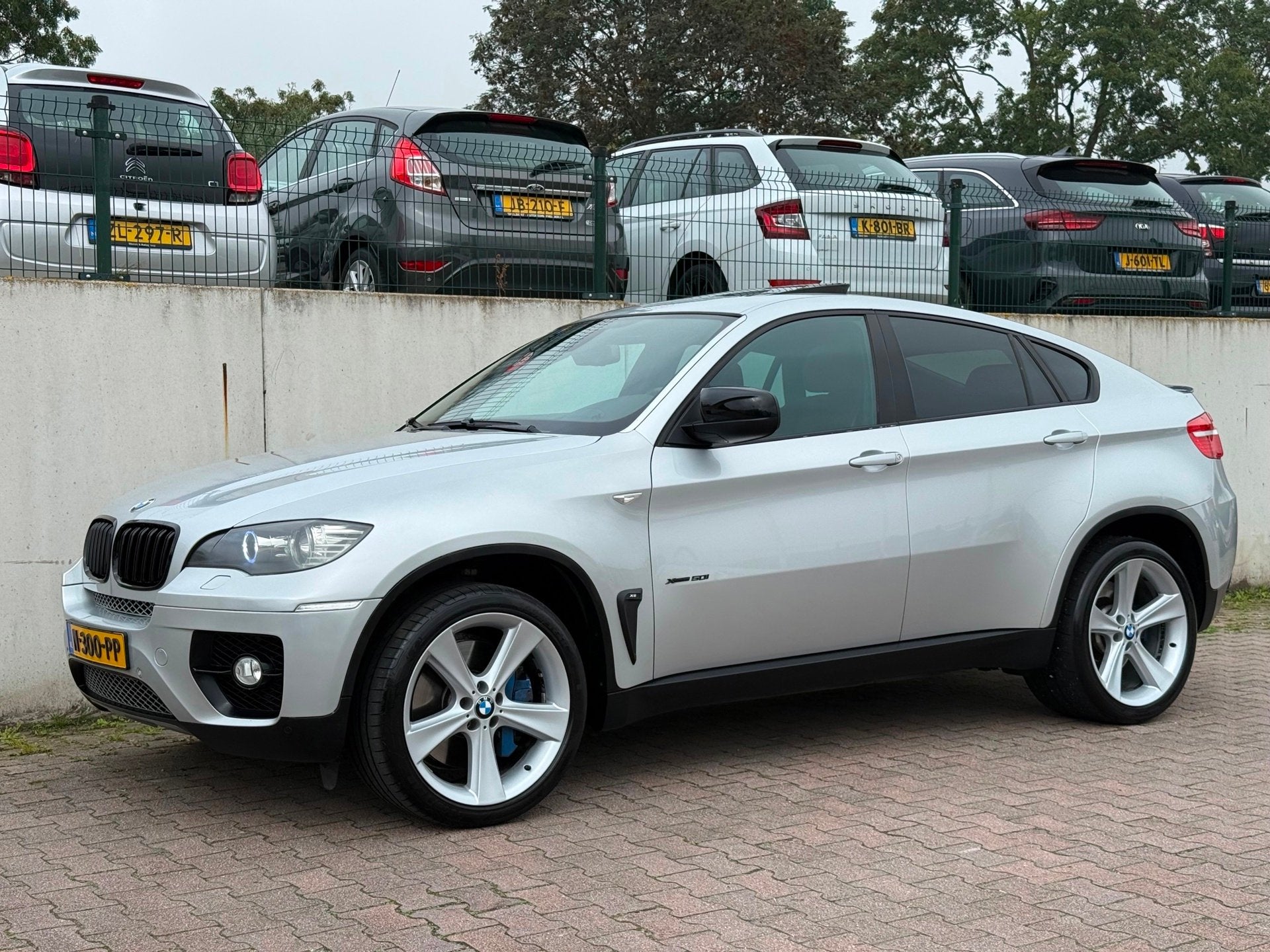 BMW X6 XDrive50i M/V8/408 PK/OPENDAK/LEDER/VIRTUAL/PDC/CAMER, Automaat, Dealer onderhouden, 8 cilinders, Vierwielaandrijving