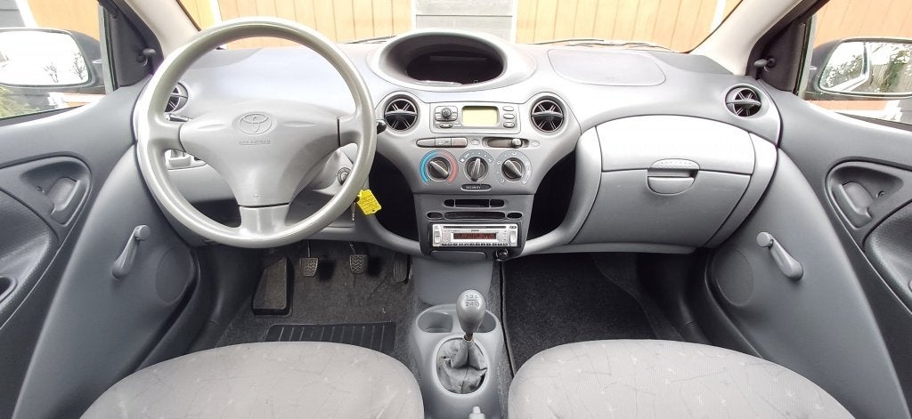 Toyota Yaris 1.0-16V VVT-i Terra | GEEN APK | Export | Trekh, Voorwielaandrijving, Stof, 68 pk, Origineel Nederlands