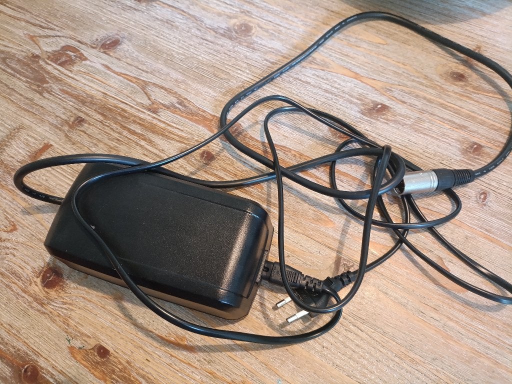 Originele Giant 36-volt 5 pins lader, Ophalen of Verzenden, Zo goed als nieuw