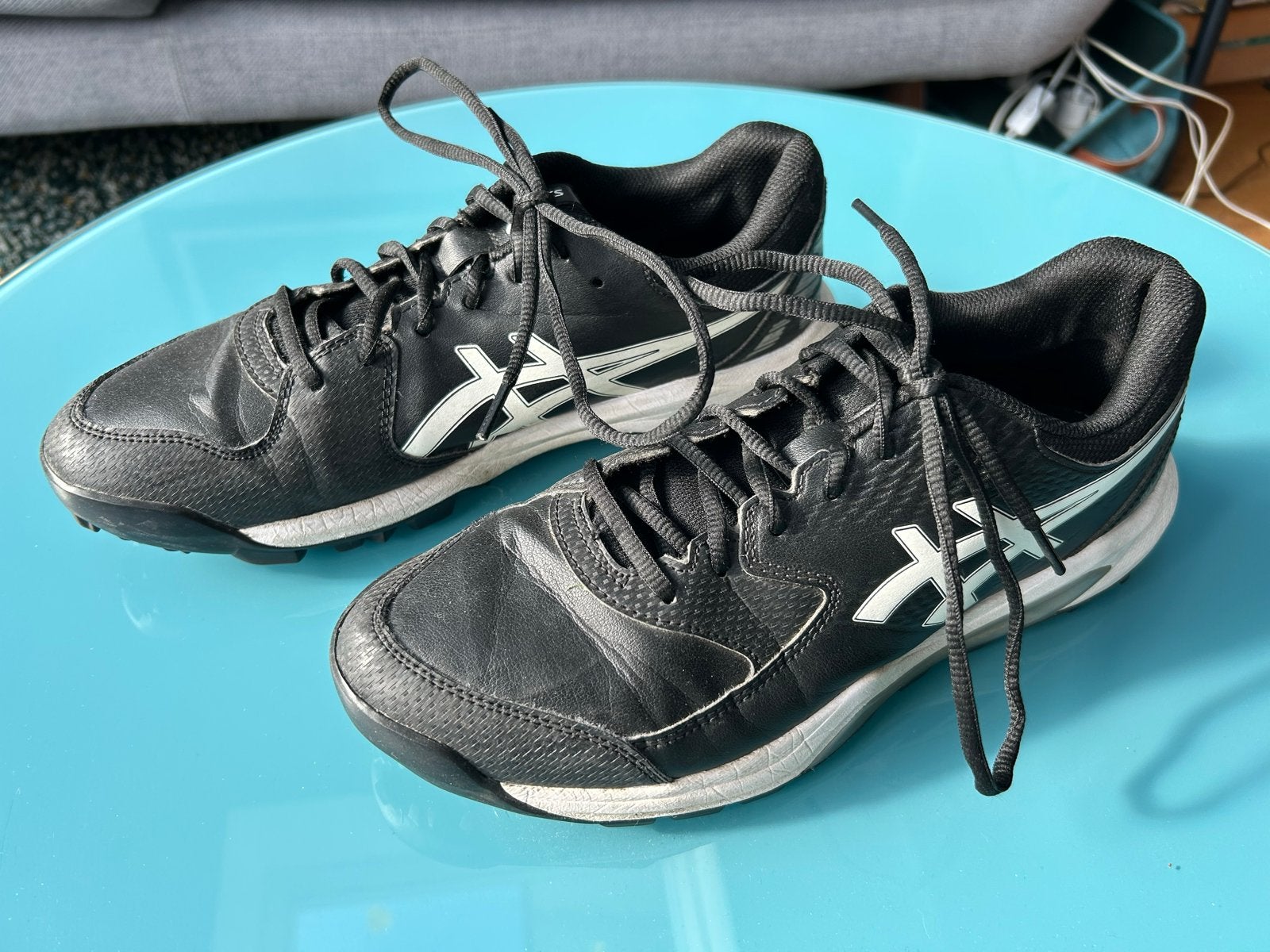 ASICS kunstgras schoenen - Maat 42 - Zo goed als nieuw, Ophalen of Verzenden, Zo goed als nieuw