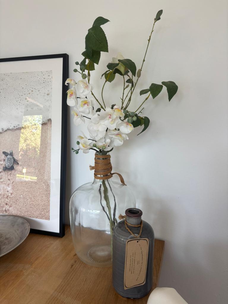 Bloemen in vaas, Huis en Inrichting, Woonaccessoires | Vazen, Overige kleuren, 50 tot 75 cm, Glas, Ophalen