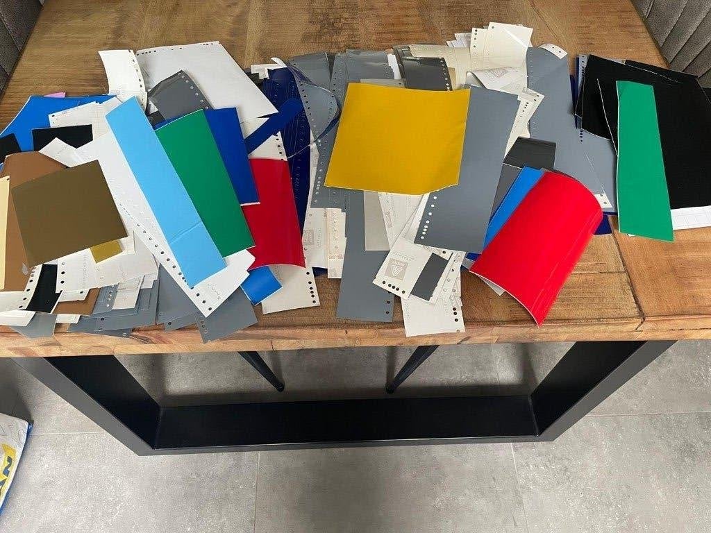 1,9 kilo restjes vinyl cricut machine in diverse kleuren, Nieuw, Meerkleurig, Ophalen of Verzenden, Cricut