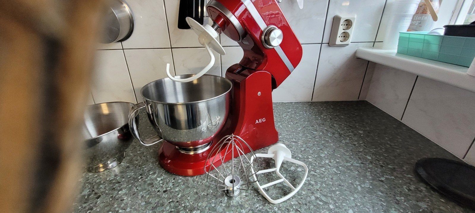 AEG Keukenmachine KM 4000 Rood met Roestvrijstalen Kommen, Witgoed en Apparatuur, Ophalen, 4 liter of meer, 3 snelheden of meer