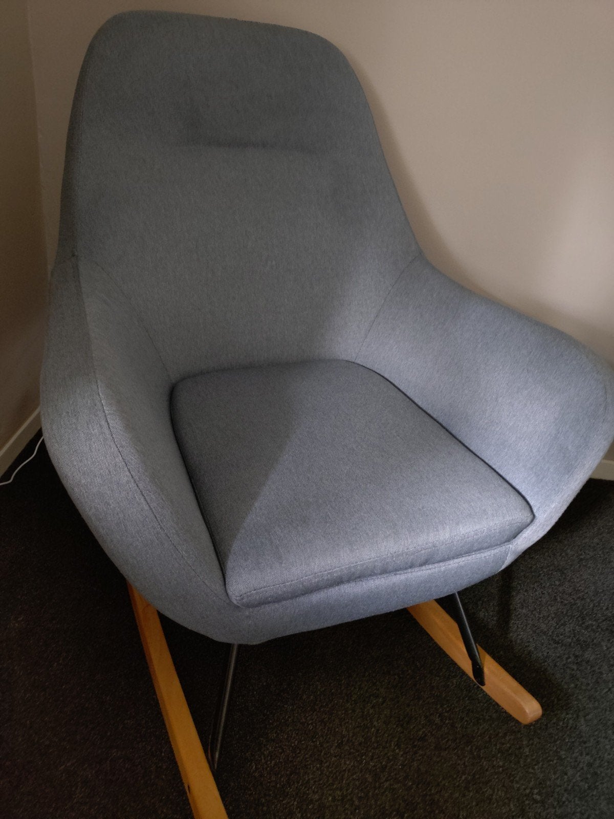 Mooie ruime schommelstoel, Huis en Inrichting, Stoelen, Ophalen, Gebruikt, Stof, Eén