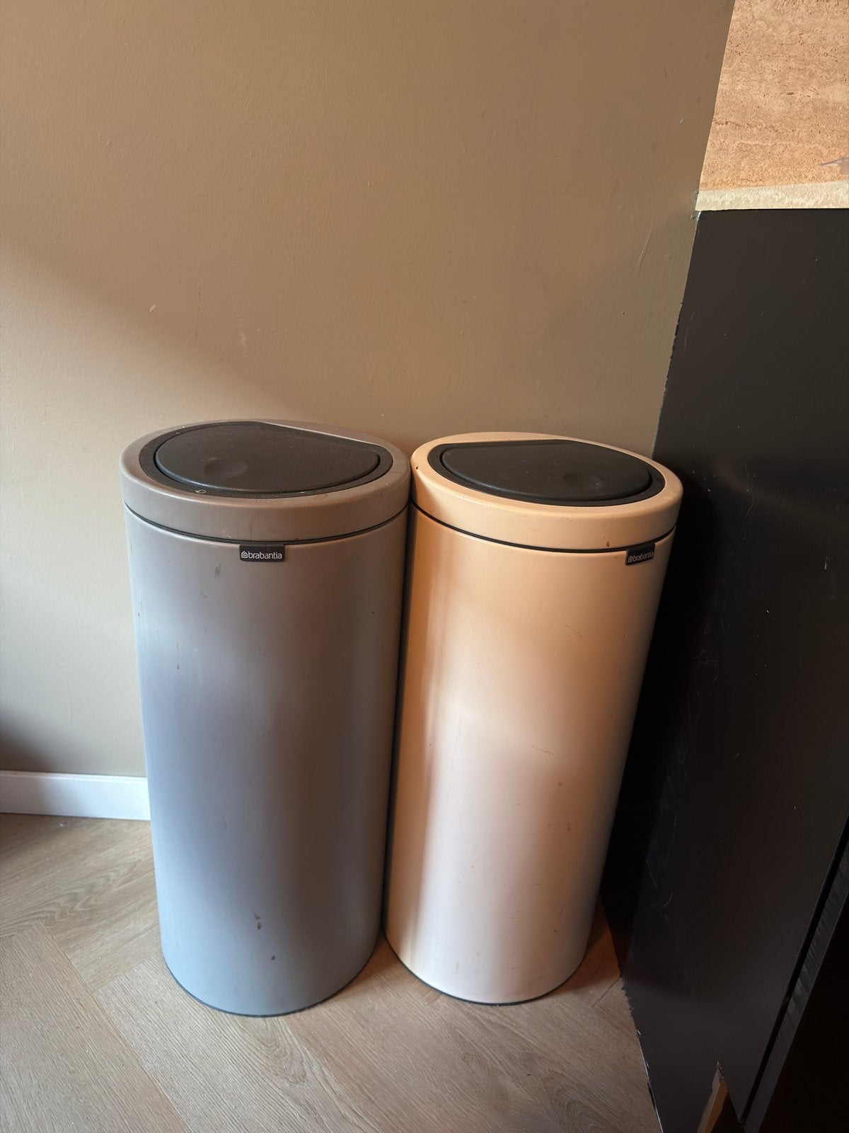 2 ruime prullenbakken, 40 liter of meer, Ophalen of Verzenden, Zo goed als nieuw
