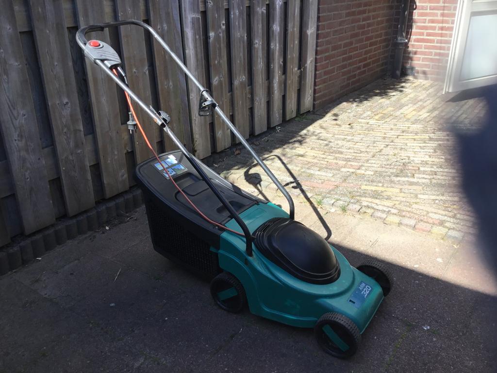 Bosch elec.maaimachine., Ophalen of Verzenden, Zo goed als nieuw