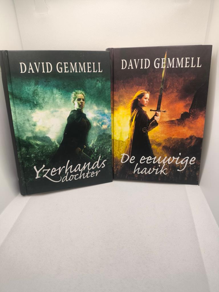 David gemmell yzerhands dochter en de eeuwige havik boeken, Boeken, Ophalen of Verzenden, Zo goed als nieuw