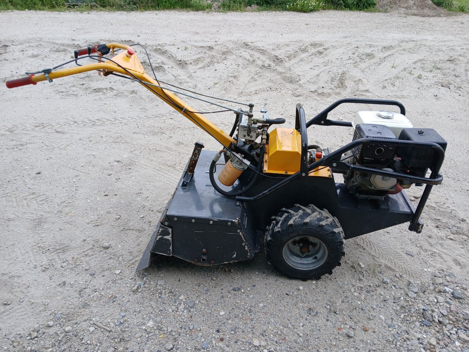 Kersten HF700 hydraulische Grondfrees met Honda GX motor, Ophalen, Grondbewerking