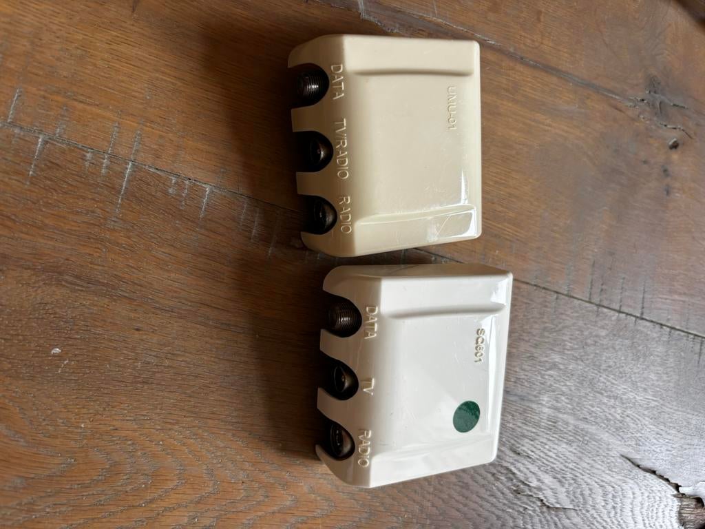 Twee SQ601 splitter/verdeler - prijs voor 2 stuks, Ophalen, Zo goed als nieuw