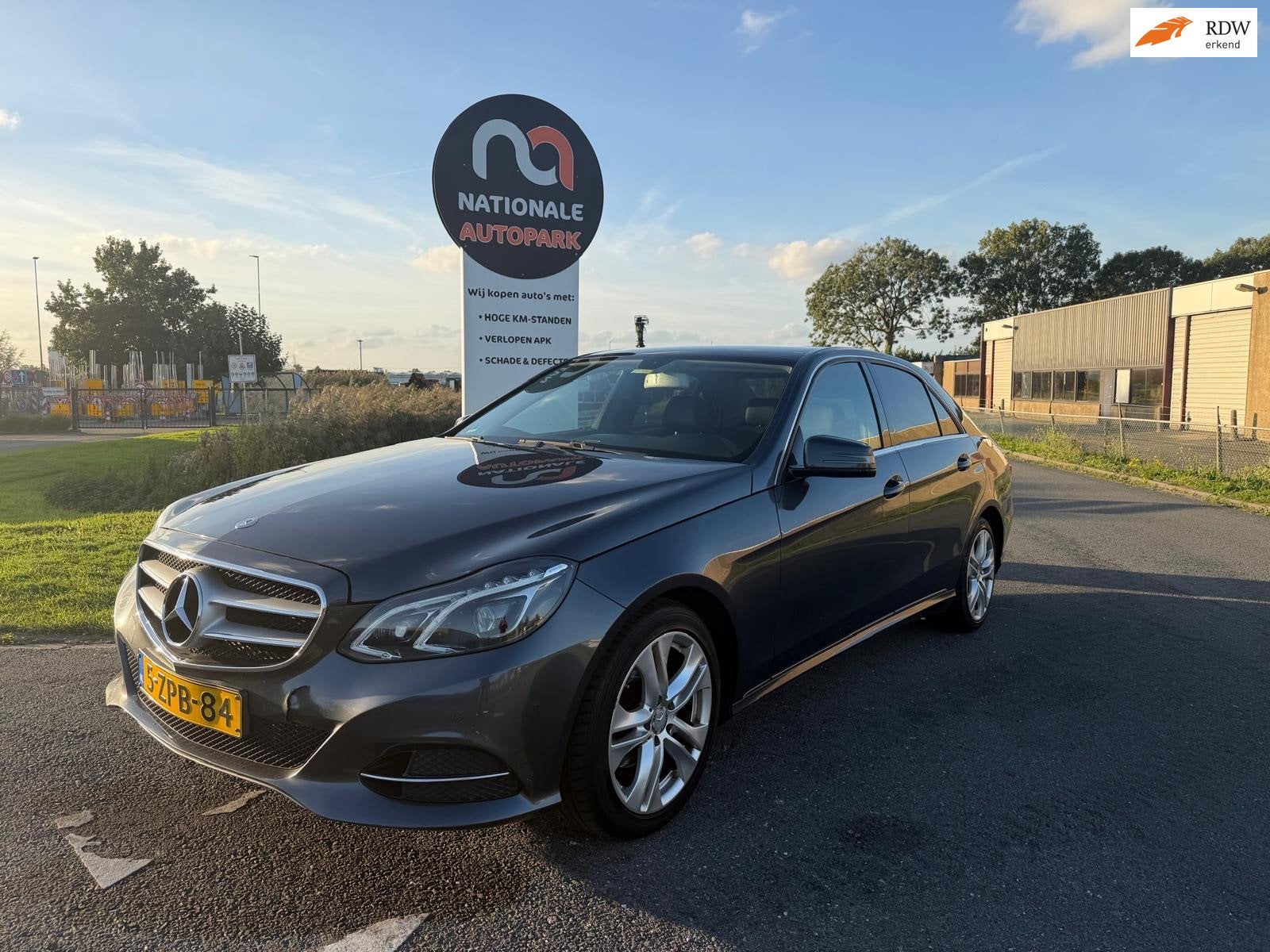Mercedes-Benz E-klasse | 2015 | E 220 2.1 BlueTEC Lease Edit, Auto's, Achterwielaandrijving, Gebruikt, Euro 6, 2000 kg