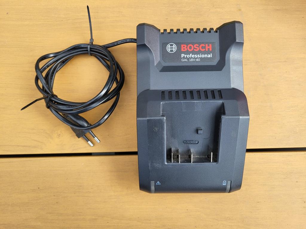 Bosch Professional GAL 18V-40 Oplader, Ophalen of Verzenden, Zo goed als nieuw